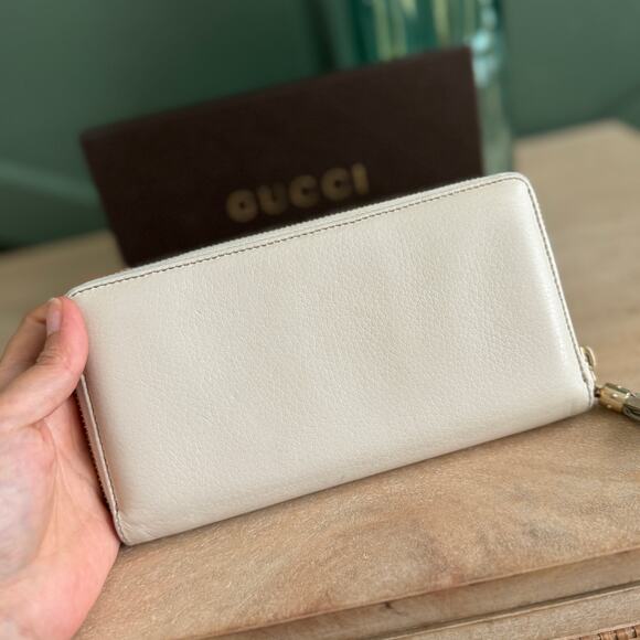 Gucci Pebble Calfskin Soho Zip Around Wallet Camellia White - Picture 7 of 14